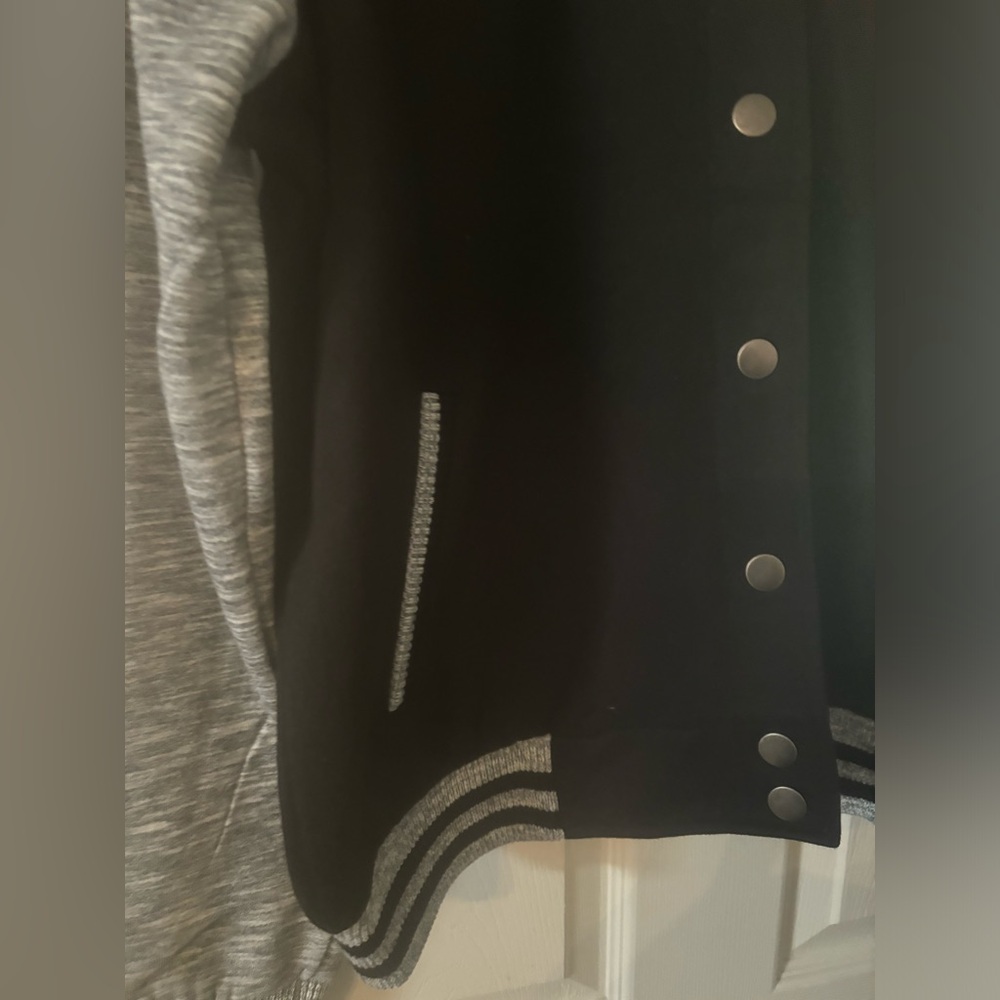 Classic Casual Cool Varsity Jacket - Picture 5 of 9
